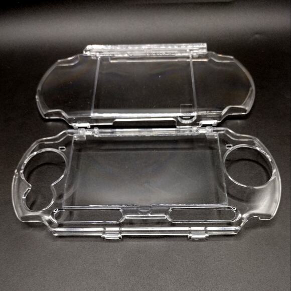PlayStation PSP 2000 & 3000 Clear Case Protective Clamshell Hard Shell NEW!